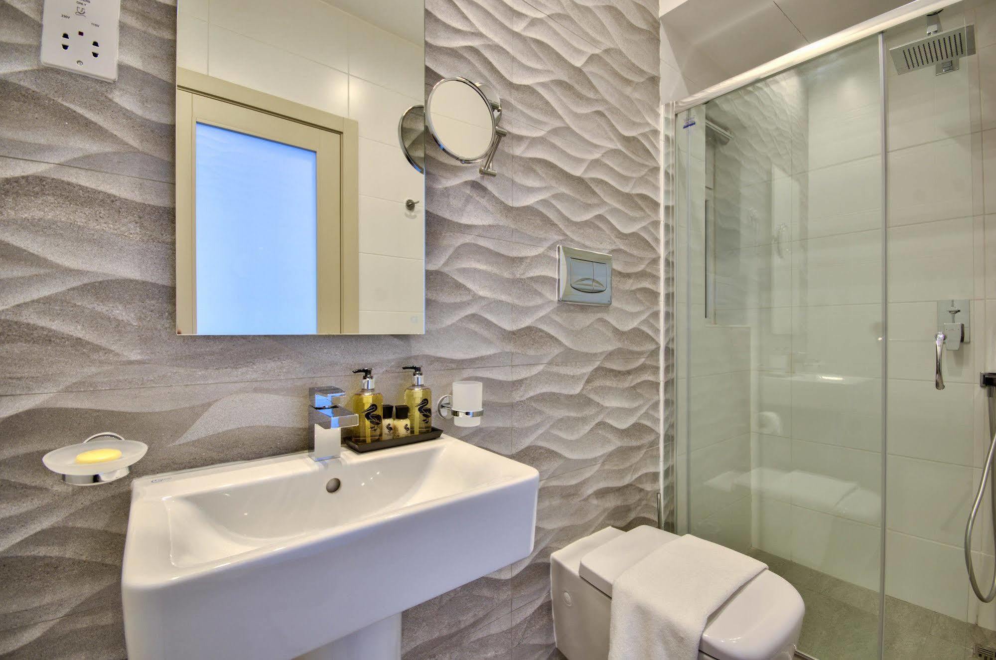 Jules Suites Saint Julian's Exterior foto