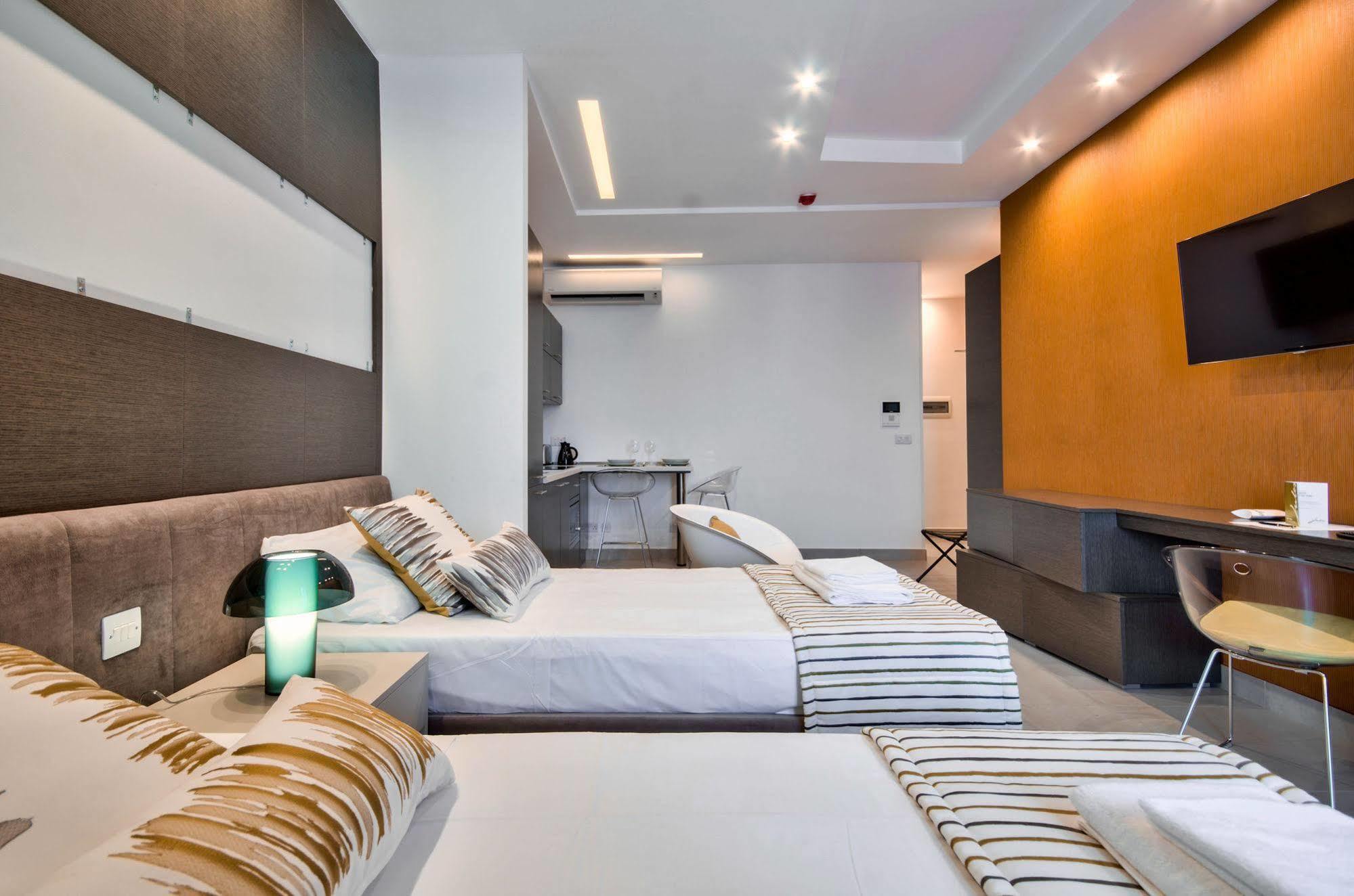 Jules Suites Saint Julian's Exterior foto